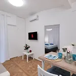 Con Terrazza Privata Velarium 1bdr - Ospedale Gemelli Apartment *